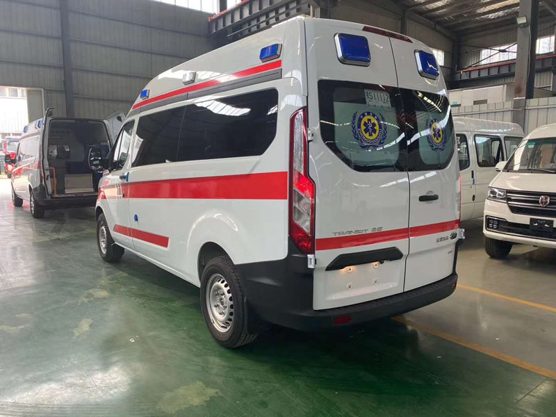 福特汽油V362監(jiān)護型救護車